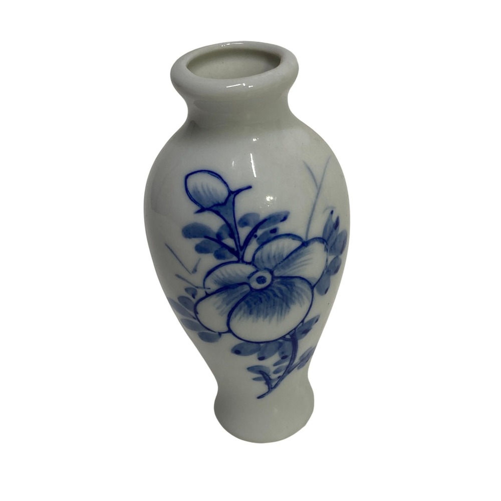 Vintage Miniature‎ Blue and White Floral Porcelain Bud Vase 4.5 Inch Chinoiserie